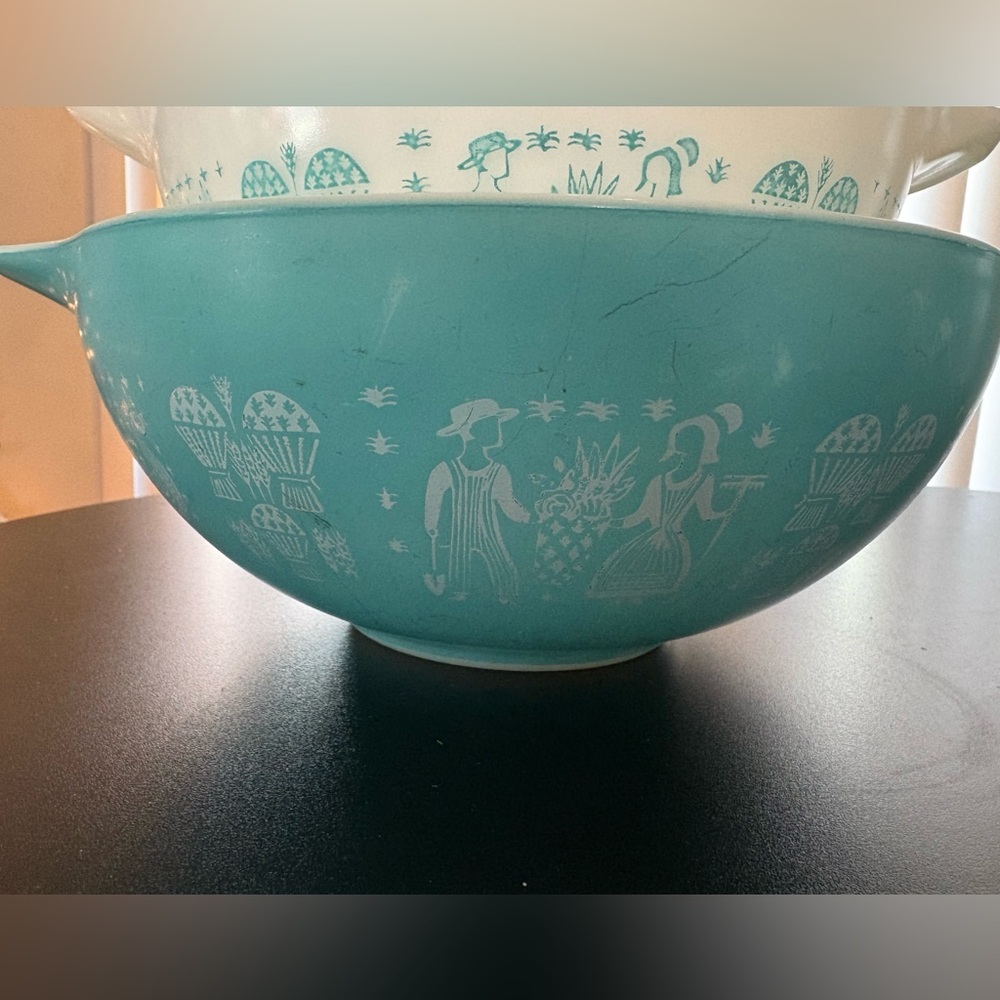Blue Amish Pyrex bowl